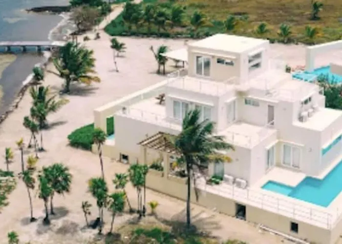 Spacious 6br Bay-side Waterfront *