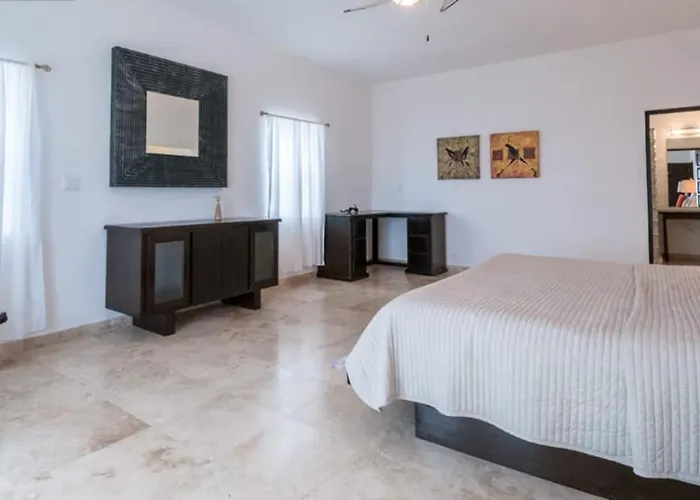 Villa Spacious 6br Bay-side Waterfront