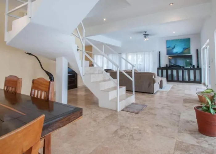 Villa Spacious 6br Bay-side Waterfront *